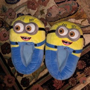 Despicable Me slippers &reversible warm winter hat
